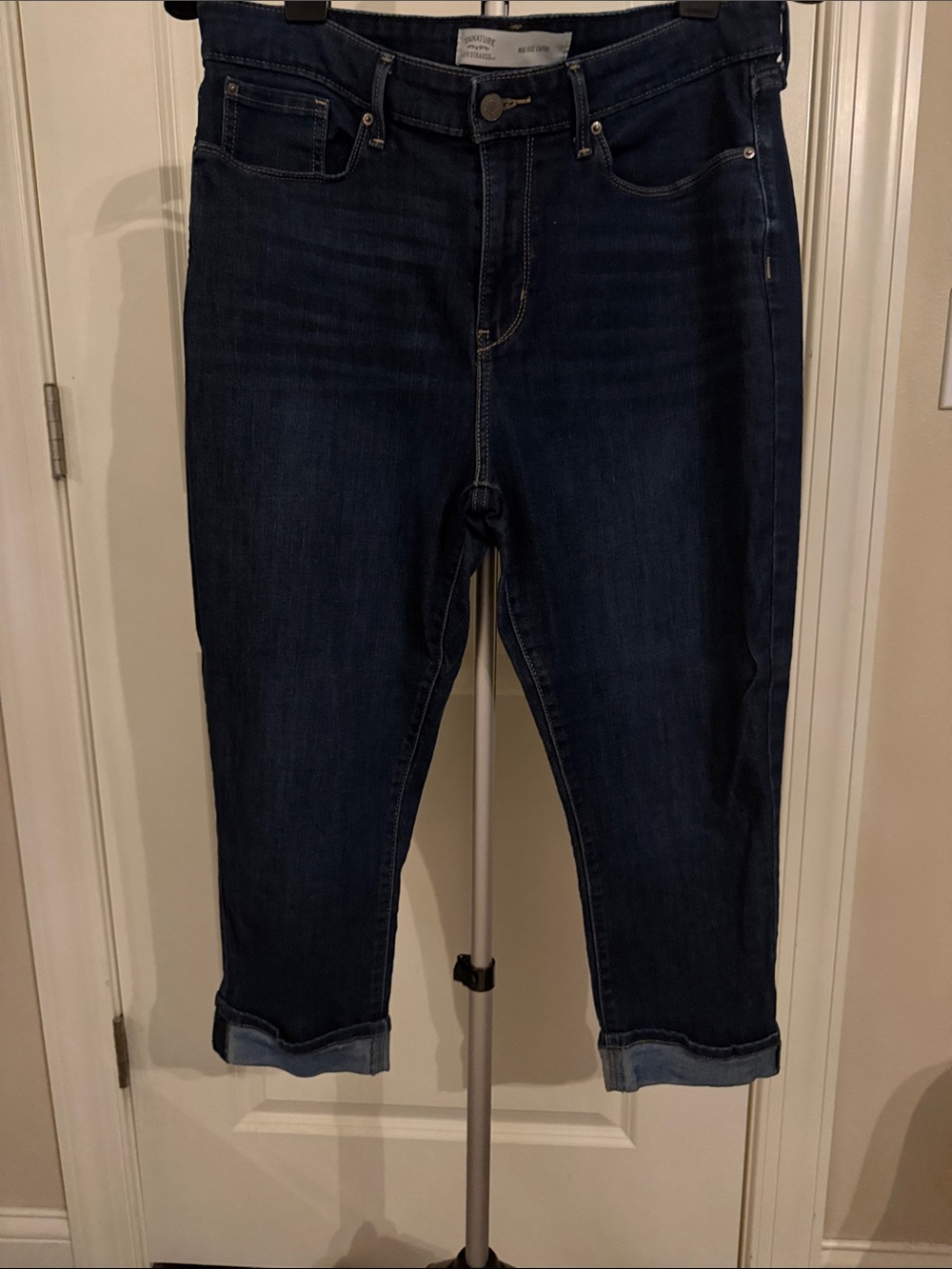 Signature by Levi Strauss Dark Blue Cropped Women's Jeans
